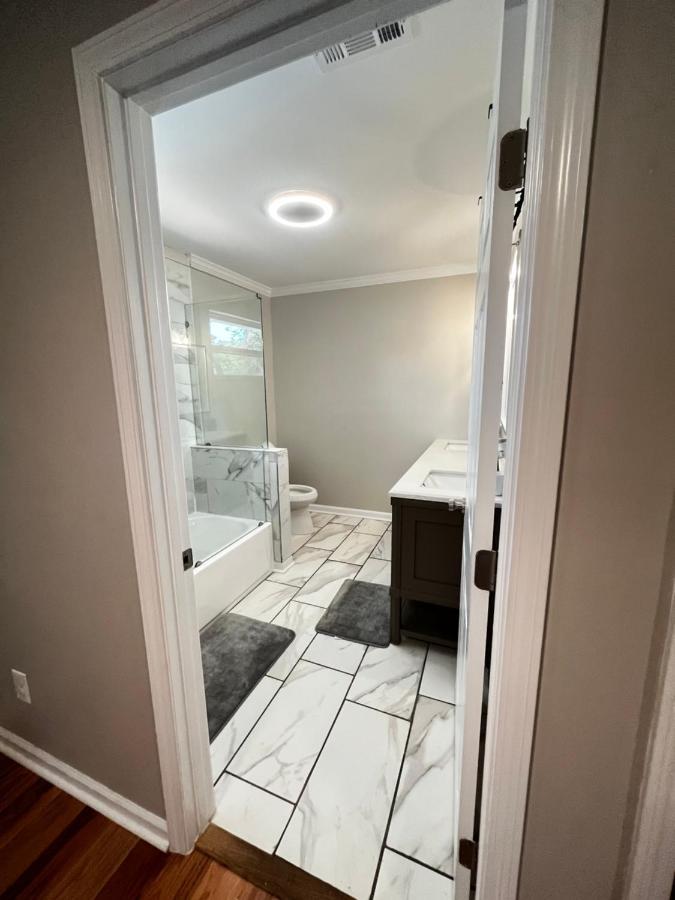 Atlanta Unit 2 Room 1 - Quiet Private Bedroom Private Bathroom エクステリア 写真